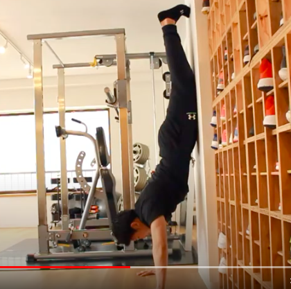 ハンドスタンドプッシュアップ