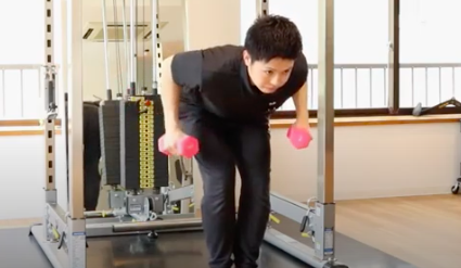 トライセプスキックバック