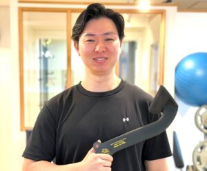 閏間 一昂